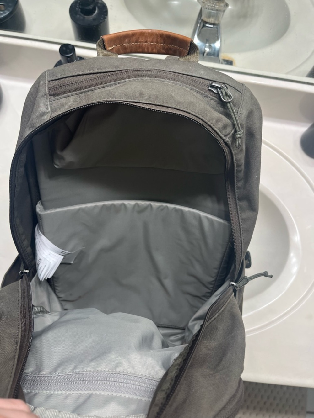 Fjallraven olive green backpack - Picture 4 of 4